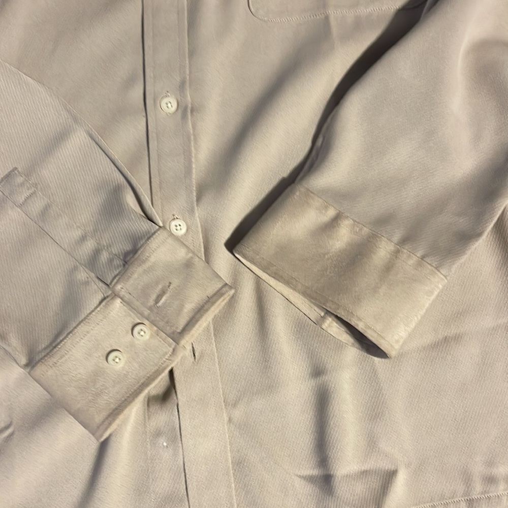 NWT- Kenneth Cole button down - Picture 2 of 3